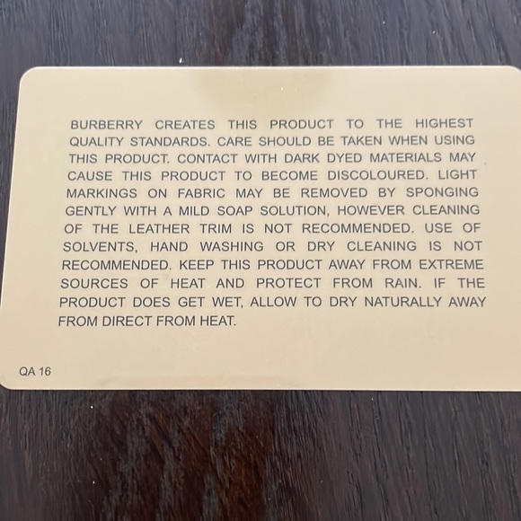 Burberry Brit Diamond Quilted Thermoregulated Jacket with zipper. - Picture 9 of 9